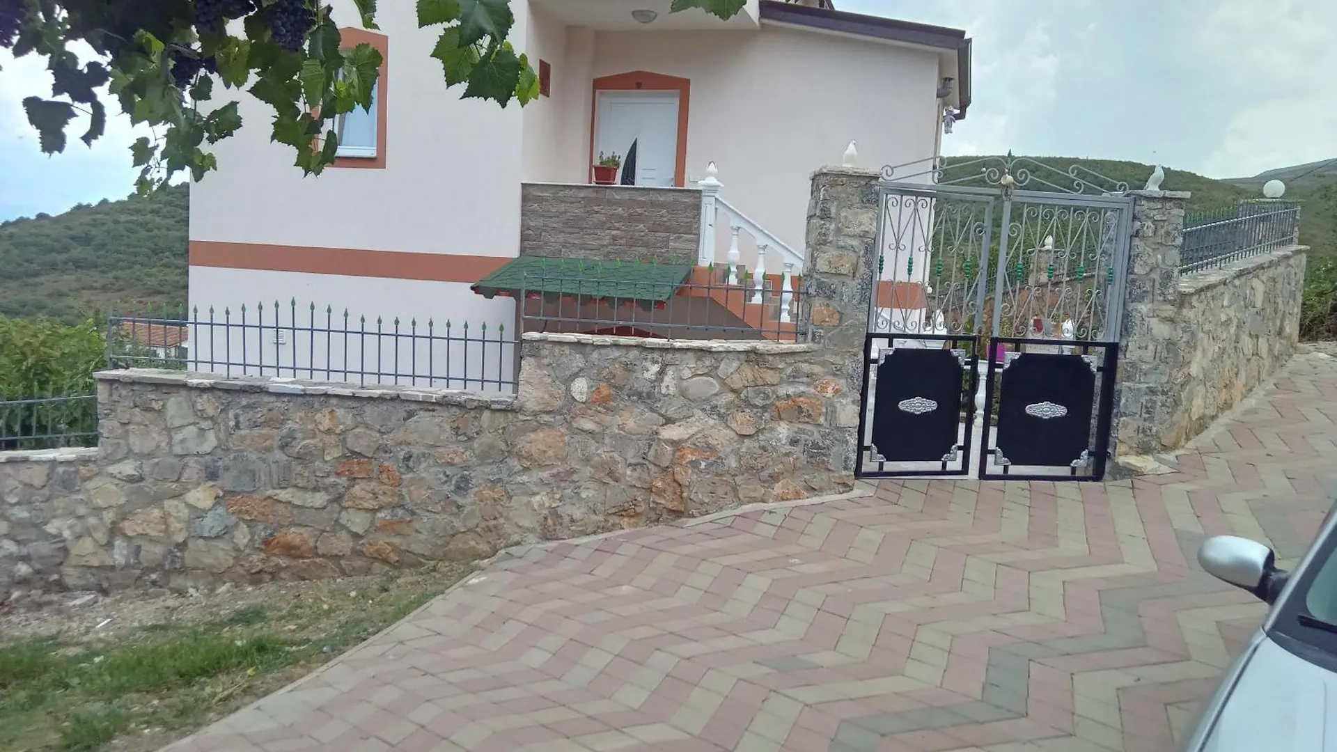 Anjel Home Piskupat
